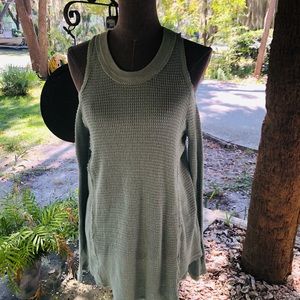 Elan cold shoulder waffle weave sweater
